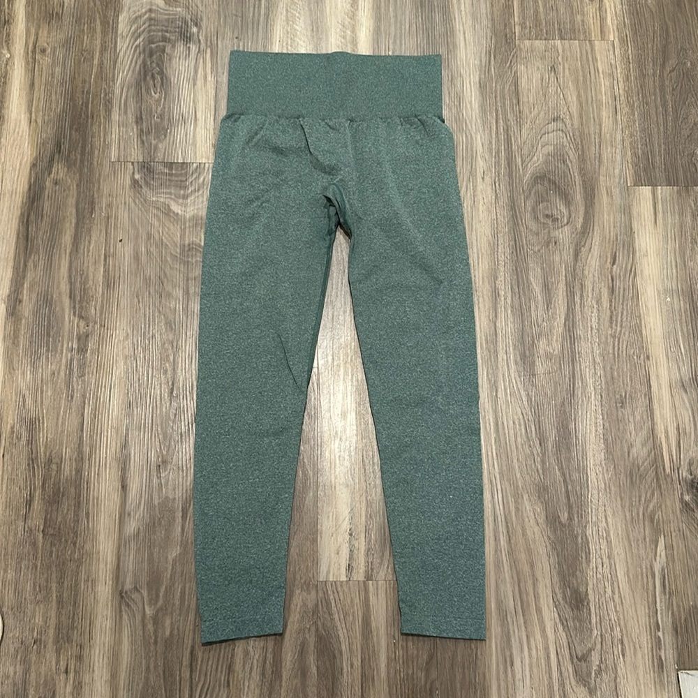 🌿 NVGTN Heather Green Seamless Leggings